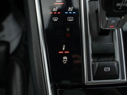 Used 2018 Porsche Panamera 4S image 39