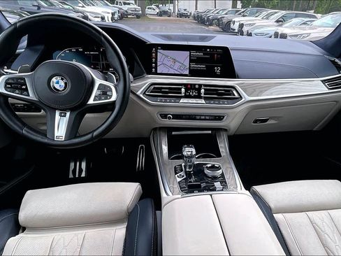Certified 2022 BMW X7 M50i w/ Dynamic Handling Package AWD/4WD image 16
