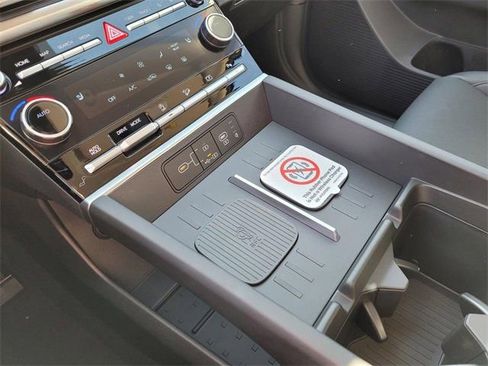 Certified 2025 Hyundai Santa Fe SEL image 9