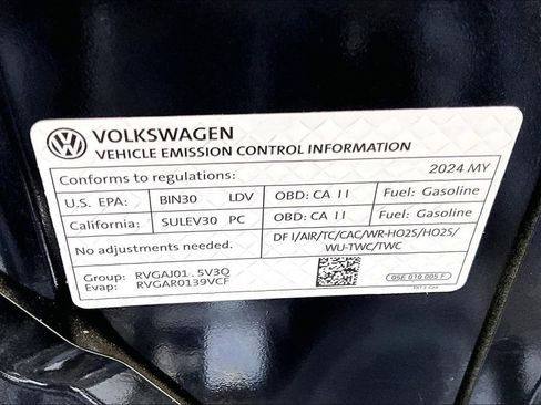 Used 2024 Volkswagen Taos SE image 35