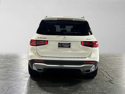 Used 2026 Mercedes-Benz GLB 250 4MATIC image 4