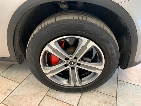 Used 2019 Mercedes-Benz GLC 300 4MATIC image 10