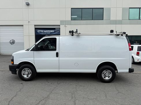 Used 2019 Chevrolet Express 2500 w/ Driver Convenience Package RWD image 9