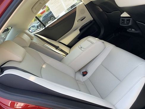 Used 2025 Lexus ES 350 w/ Premium Package FWD image 12