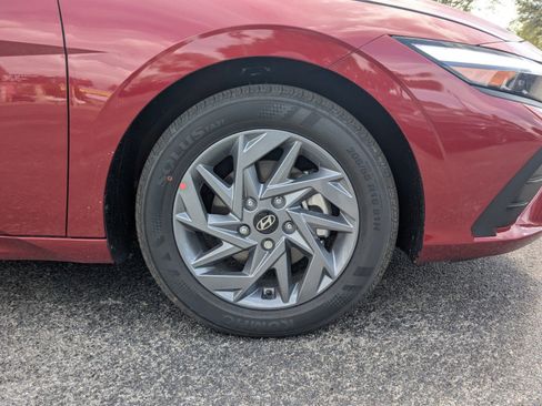 New 2025 Hyundai Elantra Blue image 11