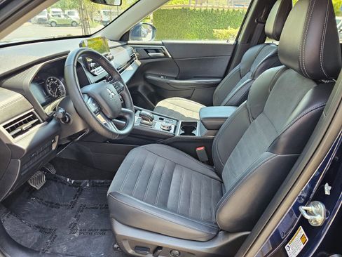 Used 2024 Mitsubishi Outlander SE Black Edition image 14