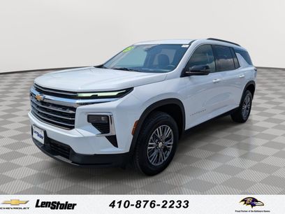 Used 2025 Chevrolet Traverse LT