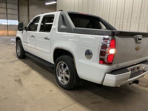 Used 2007 Chevrolet Avalanche LTZ w/ LTZ Preferred Equipment Group image 5