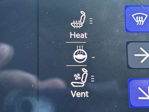 Used 2025 Jeep Grand Cherokee L Limited w/ Luxury Tech Group II image 30