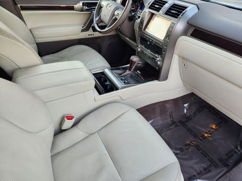 Used 2015 Lexus GX 460 image 13