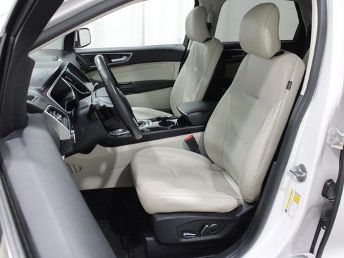 Used 2016 Ford Edge Titanium w/ Equipment Group 301A AWD/4WD image 5