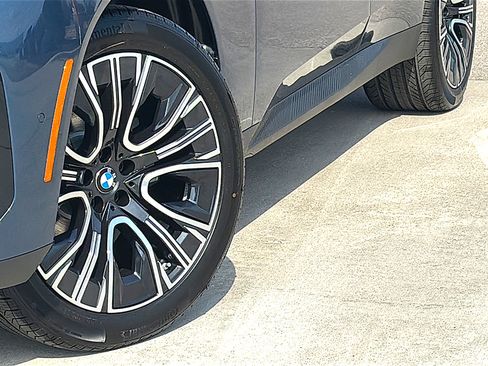 New 2026 BMW X3 xDrive30i w/ Premium Package AWD/4WD image 3