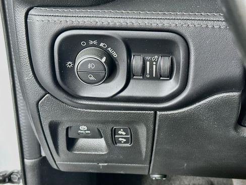 Used 2023 RAM 1500 Limited AWD/4WD image 17