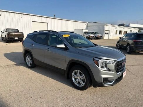 Used 2024 GMC Terrain SLE w/ Driver Convenience Package AWD/4WD image 7
