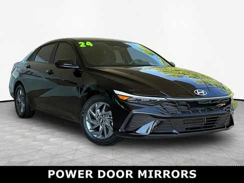 Used 2024 Hyundai Elantra SEL FWD image 3
