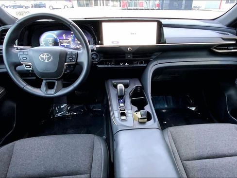 Certified 2023 Toyota Crown XLE image 15