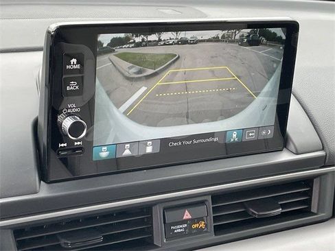 Used 2025 Honda Pilot Touring image 18