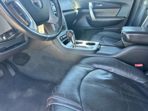 Used 2010 GMC Acadia SLT image 3