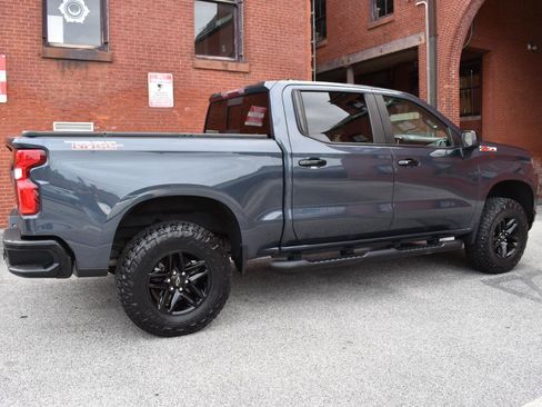 Used 2021 Chevrolet Silverado 1500 LT Trail Boss w/ Convenience Package II AWD/4WD image 2