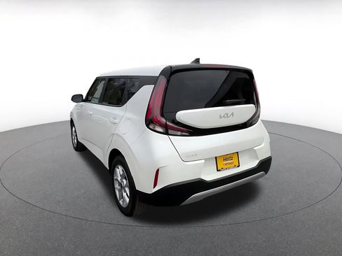 Used 2025 Kia Soul LX w/ LX Technology Package image 11