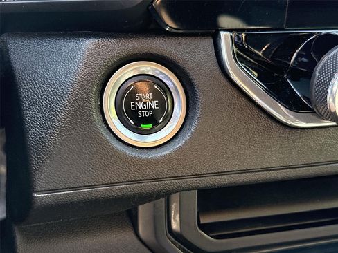 Used 2024 Chevrolet Colorado W/T RWD image 15