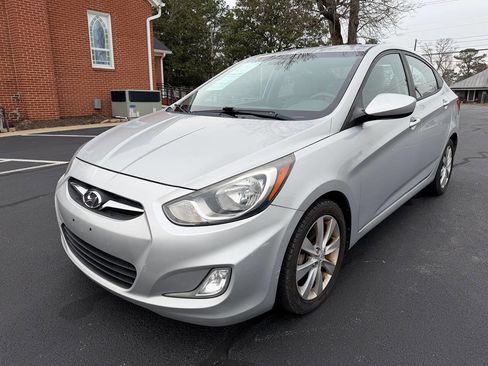 Used 2013 Hyundai Accent GLS w/ Premium Pkg image 3