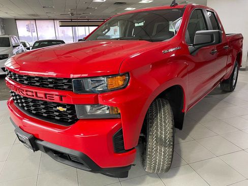 Used 2021 Chevrolet Silverado 1500 Custom image 3