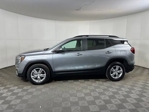 Used 2023 GMC Terrain SLE w/ Driver Convenience Package image 6