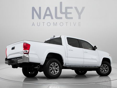 Certified 2016 Toyota Tacoma TRD Off-Road AWD/4WD image 6
