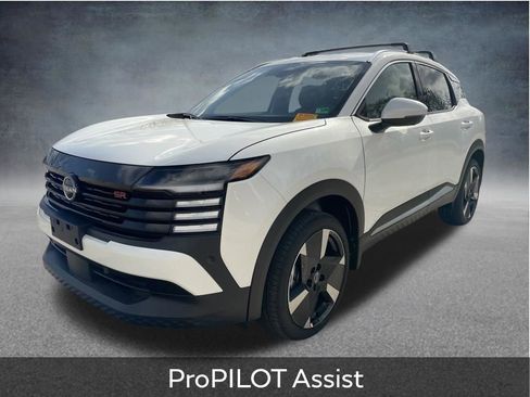 Used 2025 Nissan Kicks SR image 4