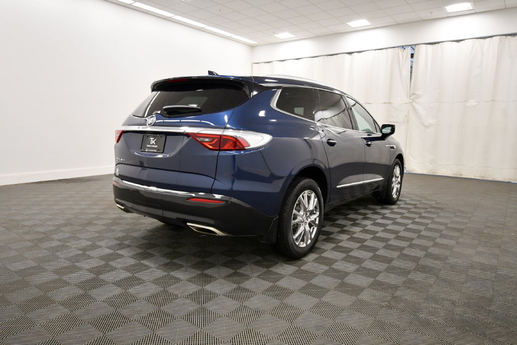 Used 2024 Buick Enclave Premium w/ Experience Buick Package AWD/4WD image 8