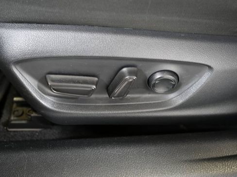 Used 2019 Toyota Camry LE image 22