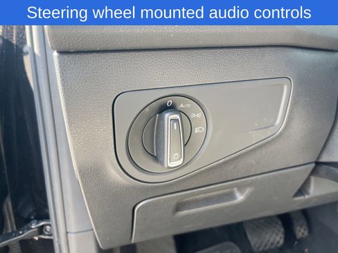 Used 2020 Volkswagen Tiguan SE image 5