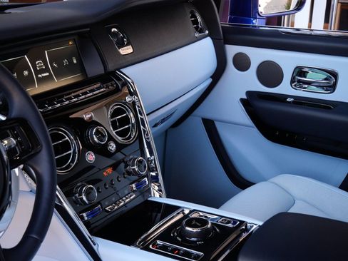 Used 2023 Rolls-Royce Cullinan image 28
