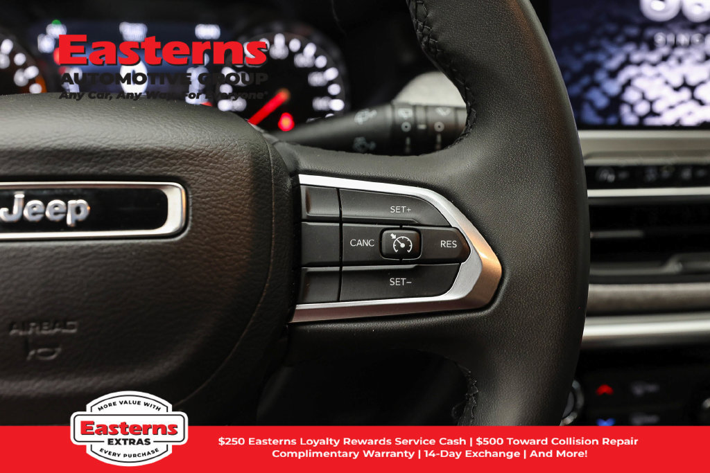 Used 2024 Jeep Compass Latitude AWD/4WD image 16