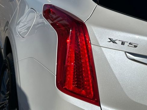 Used 2019 Cadillac XT5 Luxury image 32