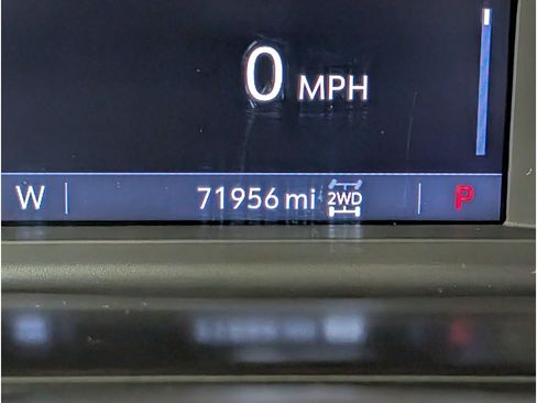Used 2021 Chevrolet Silverado 2500 LT AWD/4WD image 17