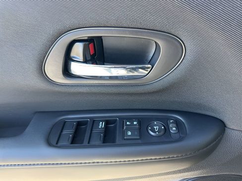 Used 2022 Honda HR-V LX image 22