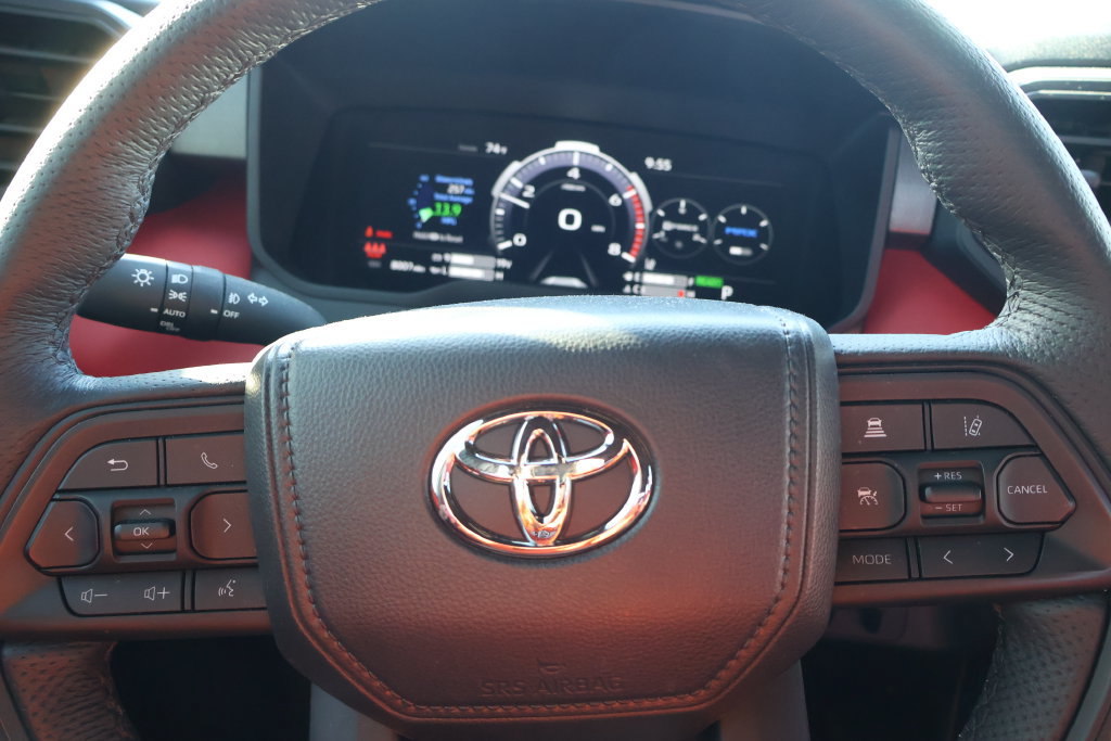 Used 2025 Toyota Tundra TRD Pro AWD/4WD image 18