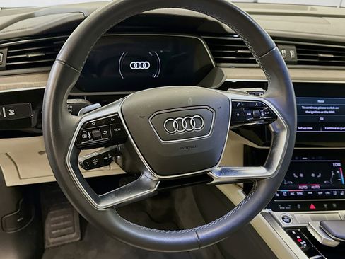 Used 2024 Audi Q8 e-tron Premium Plus w/ Premium Plus Package AWD/4WD image 18