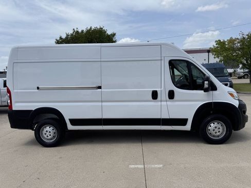 Used 2023 RAM ProMaster 2500 FWD image 4