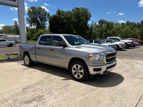 Used 2023 RAM 1500 Big Horn AWD/4WD image 3