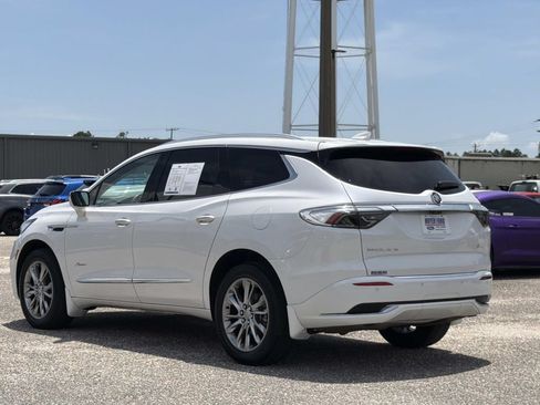 Used 2023 Buick Enclave Avenir FWD image 5