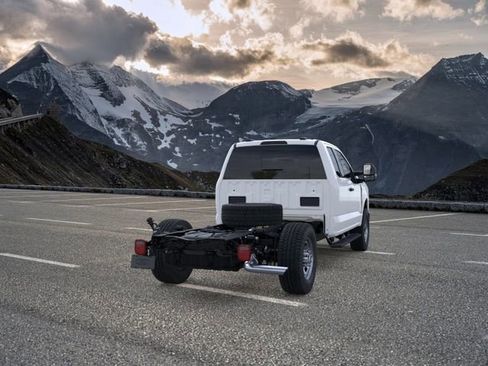 New 2026 Ford F350 XL w/ XL Chrome Package AWD/4WD image 8