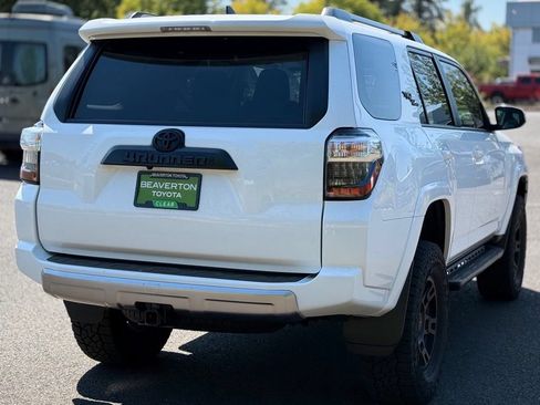 Used 2023 Toyota 4Runner TRD Off-Road Premium w/ Moonroof Package AWD/4WD image 5