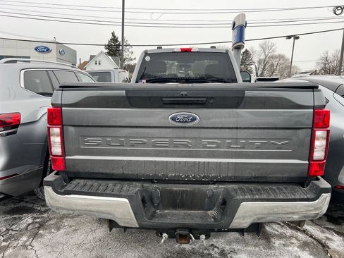 Used 2022 Ford F250 XLT w/ Snow Plow/Camper Package image 5