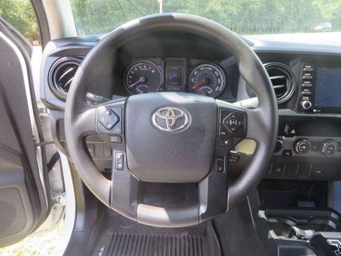 Used 2020 Toyota Tacoma SR AWD/4WD image 15