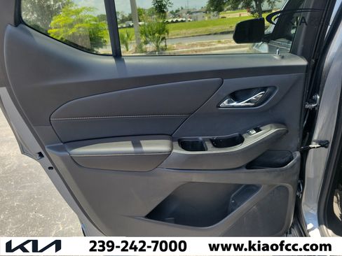 Used 2020 Chevrolet Traverse LS FWD image 12