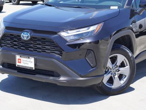 Used 2024 Toyota RAV4 LE AWD/4WD image 6