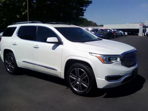 Used 2017 GMC Acadia Denali w/ Technology Package AWD/4WD image 1